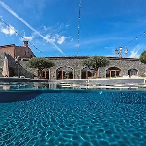 Etna Quota Mille Boutique Hotel, Typical Sicilian Food & Wine רנדצו