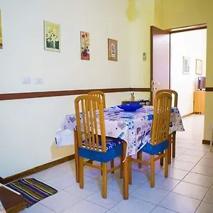 la-casa-di-salvo-catania.catania-hotels.net/